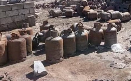 محطات الغاز المنزلي على قارعة الطريق تشكل خطر على المواطنين في مديرية الحد بيافع