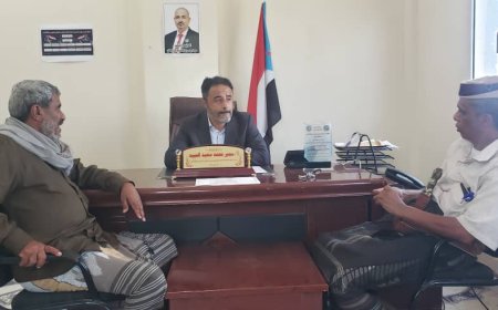رئيس انتقالي أبين يلتقي مدير عام الوضيع ويبحث الأوضاع الخدمية بالمديرية