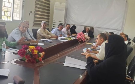 مجلس جامعة لحج يعقد اجتماعه الدوري لدورتي أبريل ومايو 2025م