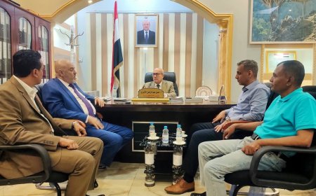وزير الإدارة المحلية يناقش مع محافظ تعز الاجراءات التنفيذية لمشاريع المحافظة