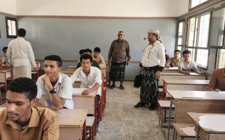 مدير تربية يافع رصد يتفقد سير اختبارات الثانوية العامة في مركزي خالد بن الوليد وعلي محسن للبنات رخمة