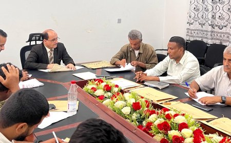 برئاسة مدير عام دارسعد_ لجنة فتح المظاريف والمناقصات تستعرض العطاءات المقدمة لتنفيذ 6 مشاريع لهذا العام