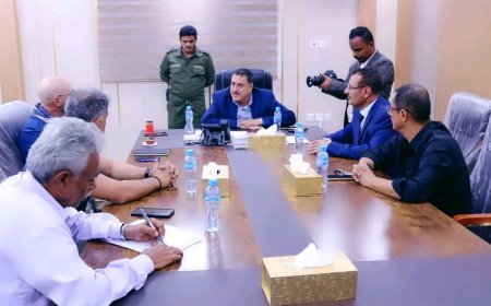 مدير أمن العاصمة عدن يبحث مع وفد من الإنتربول تعزيز التعاون الأمني ودعم الاستقرار