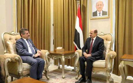 وزير الخارجية يلتقي السفير الأمريكي لدى اليمن