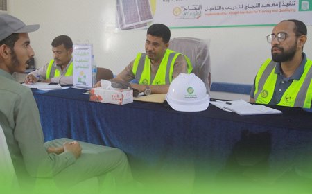 إجراء المقابلات الشخصية لمتقدمي مشروع التأهيل التخصصي في الطاقة الشمسية وتطبيقاتها بمديرية سيئون