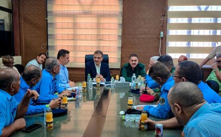 لملس والشعيبي يتفقدان سير عمل أمن المنطقة الحرة والجمارك ويبحثان سُبل تنشيط حركة الميناء