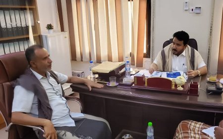 الجوهي والعساني يناقشان سبل تحسين خدمات الاتصال بالمديرية