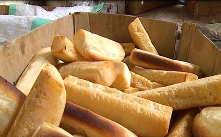 المخابز في عدن ترفع الاضراب وتفتح ابوابها ابتداء من يوم غد بعد اضراب استمر ليوم واحد