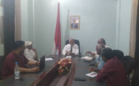 محافظ الحديدة يناقش تنفيذ مشروع مسح النوايا في مديريتي حيس والخوخة