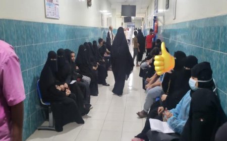 لخدماتها الطبية النوعية المجانية.. إقبال غير مسبوق على عيادات كلية طب الأسنان بجامعة عدن