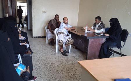 مدير إدارة المساعدات الاجتماعية بمكتب الشؤون الاجتماعية بأبين يعقد اجتماعًا مع الجمعيات والمؤسسات العاملة في مشاريع عيد الأضحى