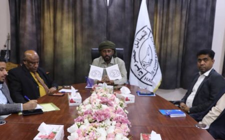 الشيخ بن حبريش يدشّن عمل فريق إعداد الوثائق التأسيسية لمشروع الحكم الذاتي في حضرموت
