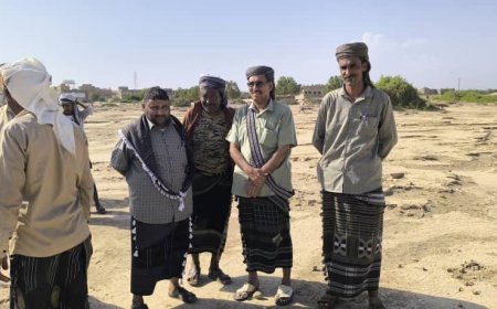 رئيس انتقالي أحور ومدير عام المديرية يشاركان في تشييع جثمان الفقيد الشاب ناصر عمر قفاز المسعدي