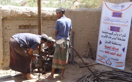 في اطار تدخلاتها المستمرة في مشاريع سقيا الماء .. مؤسسة وادي دوعن للتنمية تقوم بشراء وتركيب ( دينما ) لبئر مياه منطقة القرين