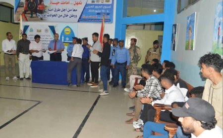 شرطة السير بتعز تُكرم فريق جوالة جامعة تعز تقديرًا لإسهاماتهم في إنجاح فعاليات أسبوع المرور العربي 2025