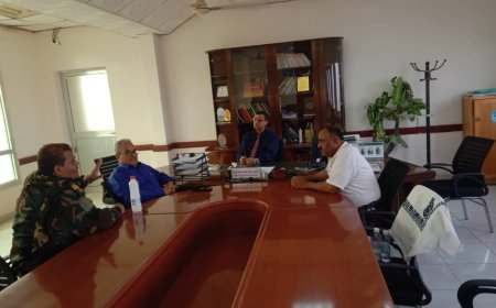 مدير عام مكتب الصحة بلحج يلتقي بقائد مكافحة المخدرات بالمحافظة 