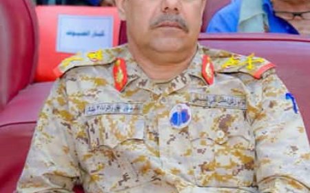 قائد محور عتق يعزي في وفاة العاقل علي عبدالقادر المصعبي