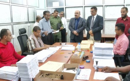 أمين محلي حضرموت يتابع تصحيح الثانوية العامة ويؤكد دعم السلطة المحلية