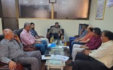 رئيس هيئة مصائد خليج عدن يلتقي ممثل الهلال الأحمر القطري ويبحث معه مشروع تحسين سبل العيش للصيادين