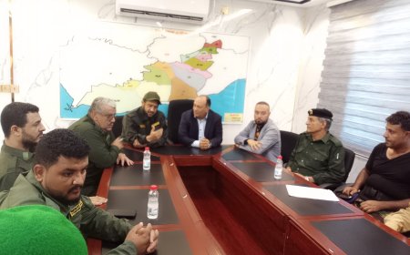 العميد ناصر الشوحطي يستقبل نائب وزير الصناعة والتجارة في لحج 