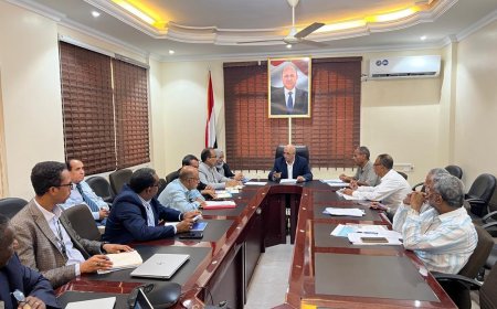 اجتماع برئاسة الشرجبي يناقش سير عمل لجنة مشروع سبل العيش المرنة والمستدامة في الريف