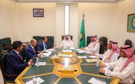 الشاعري يبحث مع الامين العام المساعد لمجلس التعاون الخليجي الاوضاع الاقتصادية والمساعدات الانسانية