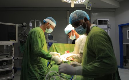 جمعية الوصول الإنساني تدشن المخيم الجراحي المجاني الرابع للمسالك البولية بالمكلا بدعم كويتي