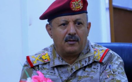 قائد المنطقة العسكرية الأولى الجعيملاني يوجه شكره لكافة قيادات الدولة وكافة الشخصيات العامة على تعازيهم في وفاة والدته