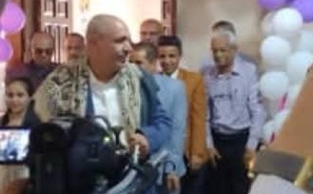 وكيل أول محافظة تعز يفتتح المعرض السنوي للمنتجات والأشغال اليدوية بمعهد الخنساء