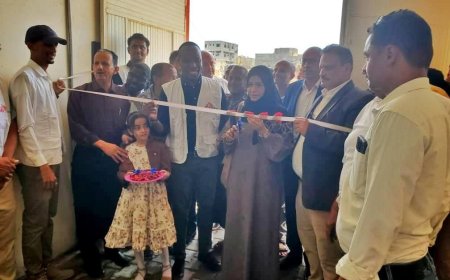 وكيل محافظة تعز للشؤون الصحية تدشّن قسم الطوارئ العامة للأطفال والعيادات الخارجية بمستشفى المخا العام