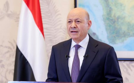 رئيس مجلس القيادة يدعو في خطاب للشعب الى استلهام قيم الوحدة في مواجهة التهديد الارهابي الحوثي المحدق بالجميع