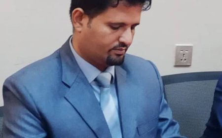 د. باعزب  يعزي الشيخ محمد سالم هدران  في وفاة عمه  الشيخ محمود