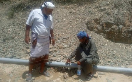 رئيس تنفيذية جيشان يتفقد الأضرار التي لحقت بمشروع المياه ويوجه بضبط المخربين