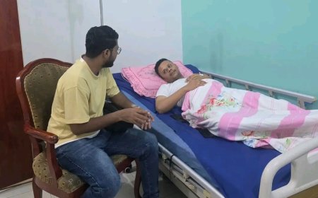 مدير إدارة الأنشطة بنقابة الصحفيين الجنوبيين بحضرموت يزور الزميل منير اليزيدي للاطمئنان على صحته بعد عملية جراحية