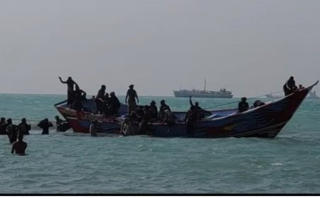 وصول 37 صيادا إلى الخوخة بعد معاناة في سجون إريتريا ومصادرة قواربهم..