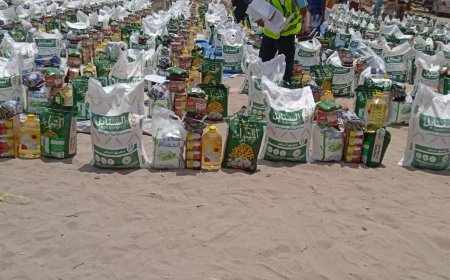 مؤسسة أحداث للتنمية والعمل الانساني توزع ٣١٥ سلة غذائية بمخيم النازحين بالوادي القرنعة الكود .