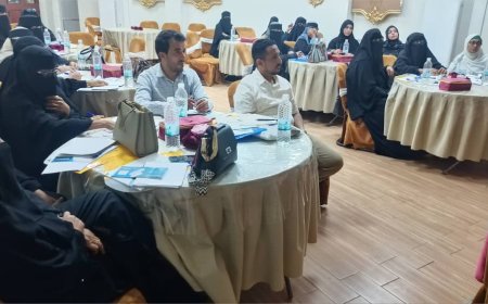 تدريب مقدمي الخدمة الصحية في مجمع حاشد ومكتب الصحة بالمنصورة حول نظام القسائم الأمومة المأمونة 
