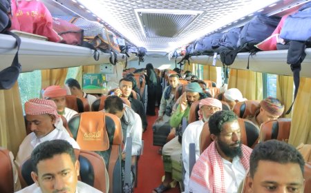 حجاج بيت الله الحرام يغادرون مدينة سيئون برا عبر وكالتي الشامل وروضة الحرمين