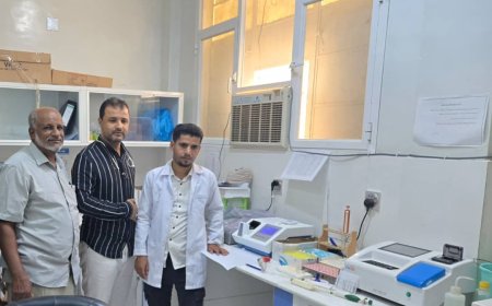 تقديم جهاز قياس الطيف الضوئي لتحليل كيمياء الدم لمستشفى الجحي بدوعن