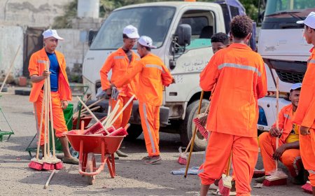 برعاية محافظ عدن.. تدشين حملة نظافة شاملة ابتداءًا من مديرية صيرة 