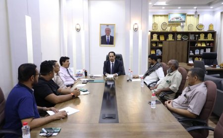 الوزير البكري يشدد على سرعة استكمال العمل في ملعبي الشهداء بأبين ومعاوية بلحج