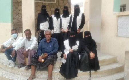 مؤسسة ثمار الخير تحتفل باختتام الامتحانات بتقديم المساعدات للطلاب والطالبات