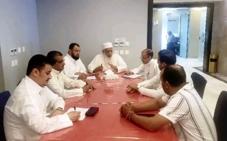 لجنة مكتب شؤون حجاج اليمن بالمدينة المنورة تعقد اجتماعاً لتقييم أداء متعهدي الإعاشة