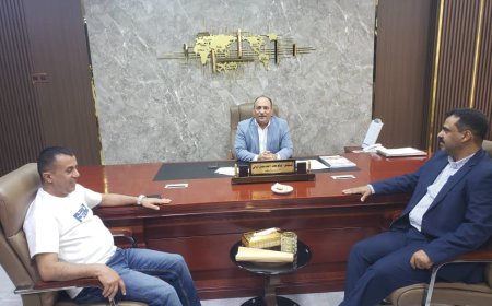 نائب وزير الصناعة يبحث مع مدراء فروع مكاتب المهرة وعدن مضاعفة العمل الرقابي