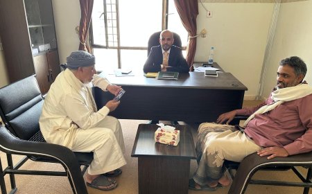 مدير عام فرع وزارة الخارجية بشبوة يلتقي الشيخ حسين باحنحن بالعاصمة عتق