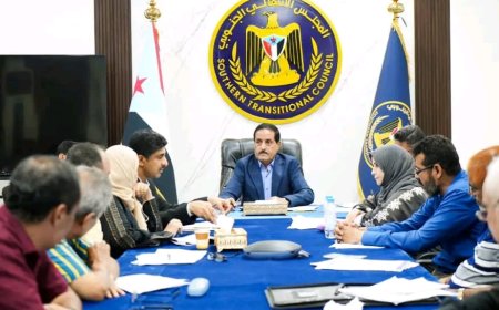 الأمانة العامة تستعرض تقريري الأداء والانضباط الوظيفي لدوائرها خلال شهر مايو