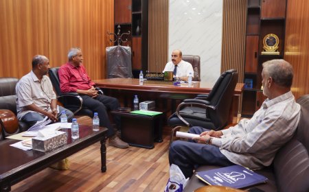 مدير تربية ساحل حضرموت يستعرض سير برنامج القراءة الإثرائية والتعليم التعويضي