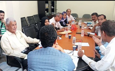 الشعبي يرأس اجتماعاً موسعًا مع مديري مكاتب الصحة بالمديريات والمستشفيات في عدن