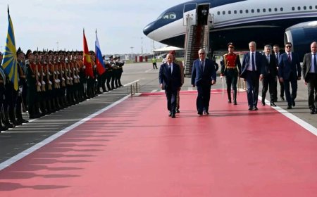 رئيس مجلس القيادة يصل موسكو للبحث في العلاقات الثنائية وتطورات اليمن والمنطقة