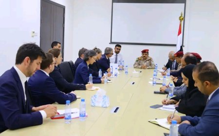 وزير الدفاع يلتقي سفراء الاتحاد الأوروبي في عدن